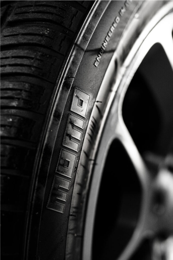 Porfolio_shooting_Momo_Tires_Point